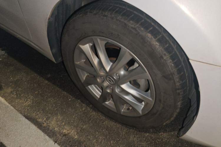 Used Mazda 3 Axela 2017 Sedan 1.5L Automatic Comfort Model Emission Standard China V Right Front Wheel Hub