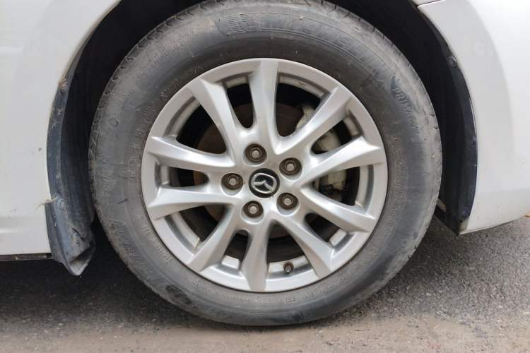 Used Mazda 3 Axela 2017 Sedan 1.5L Automatic Comfort Model Emission Standard China V Right Front Wheel Hub