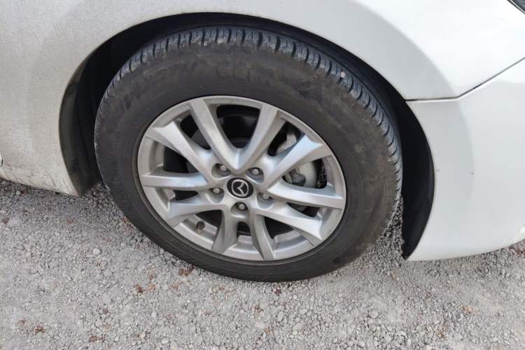 Used Mazda 3 Axela 2017 Sedan 1.5L Automatic Luxury Model Emission Standard China V Right Front Wheel Hub