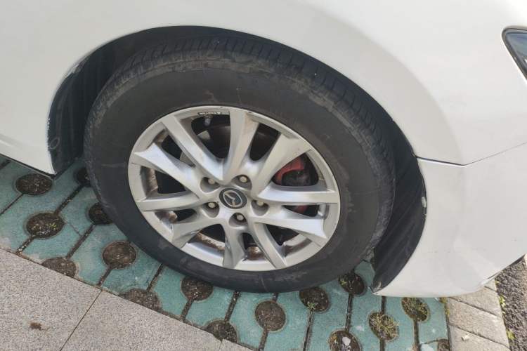 Used Mazda 3 Axela 2017 Sedan 1.5L Automatic Luxury Model Emission Standard China V Right Front Wheel Hub