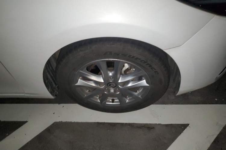 Used Mazda 3 Axela 2017 Sedan 1.5L Automatic Luxury Model Emission Standard China V Right Front Wheel Hub