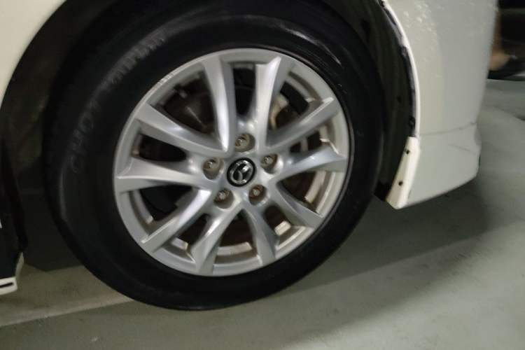 Used Mazda 3 Axela 2017 Sedan 1.5L Automatic Comfort Model Emission Standard China V Right Front Wheel Hub