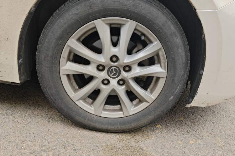 Used Mazda 3 Axela 2017 Sedan 1.5L Manual Comfort Model Emission Standard China V Right Front Wheel Hub
