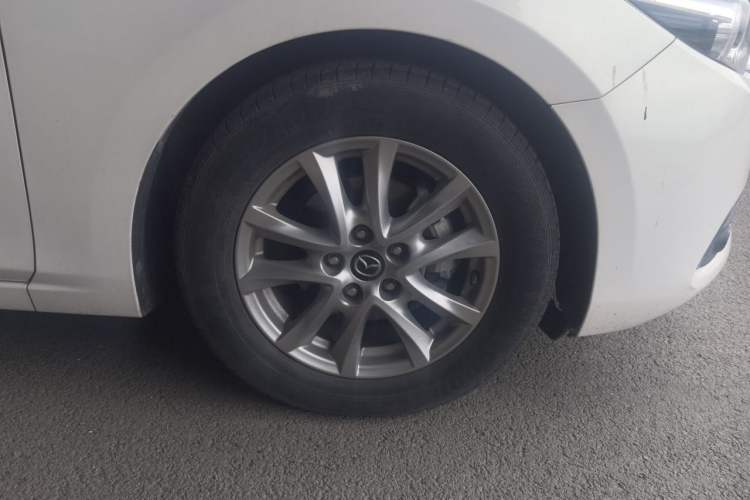 Used Mazda 3 Axela 2017 Hatchback 1.5L Automatic Luxury Model Emission Standard China V Right Front Wheel Hub