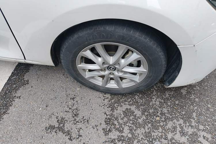 Used Mazda 3 Axela 2017 Sedan 1.5L Automatic Comfort Model Emission Standard China V Right Front Wheel Hub