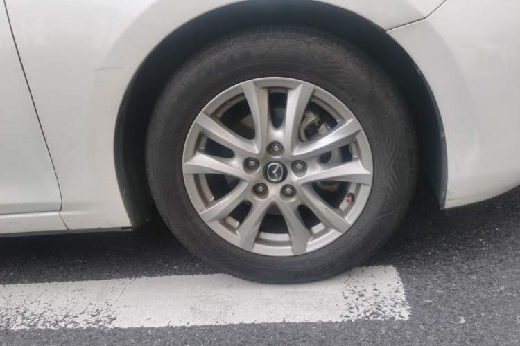 Used Mazda 3 Axela 2017 Sedan 1.5L Automatic Luxury Model China VI Standard Right Front Wheel Hub