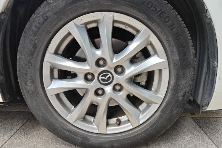 Used Mazda 3 Axela 2017 Sedan 1.5L Automatic Comfort Model Emission Standard China V Right Front Wheel Hub