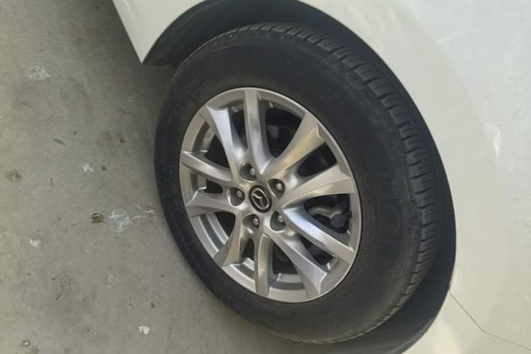 Used Mazda 3 Axela 2017 Hatchback 1.5L Automatic Luxury Model Emission Standard China V Right Front Wheel Hub