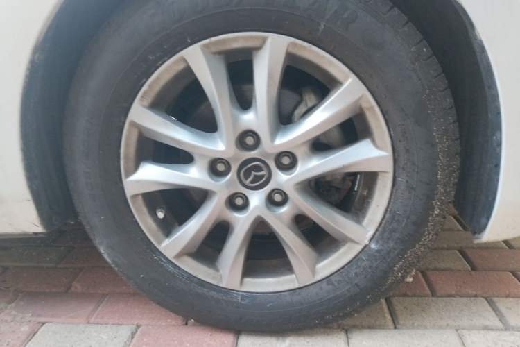 Used Mazda 3 Axela 2017 Sedan 1.5L Automatic Luxury Model Emission Standard China V Right Front Wheel Hub