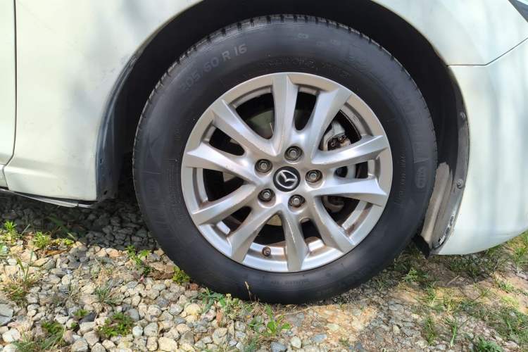 Used Mazda 3 Axela 2017 Sedan 1.5L Manual Comfort Model Emission Standard China V Right Front Wheel Hub