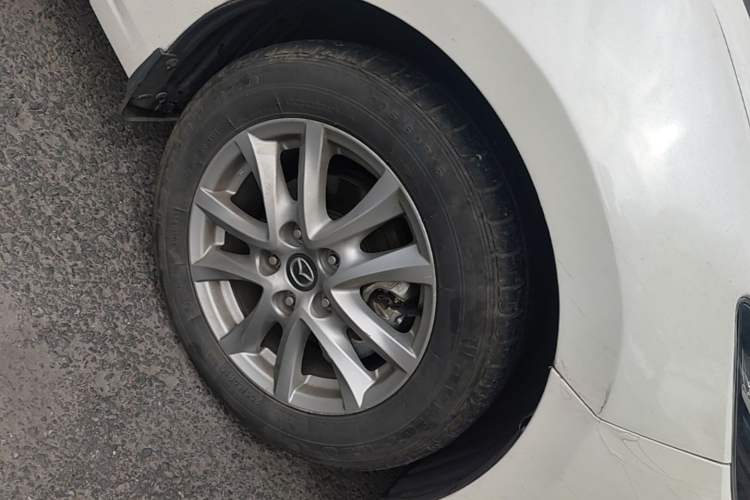 Used Mazda 3 Axela 2017 Sedan 1.5L Automatic Luxury Model Emission Standard China V Right Front Wheel Hub