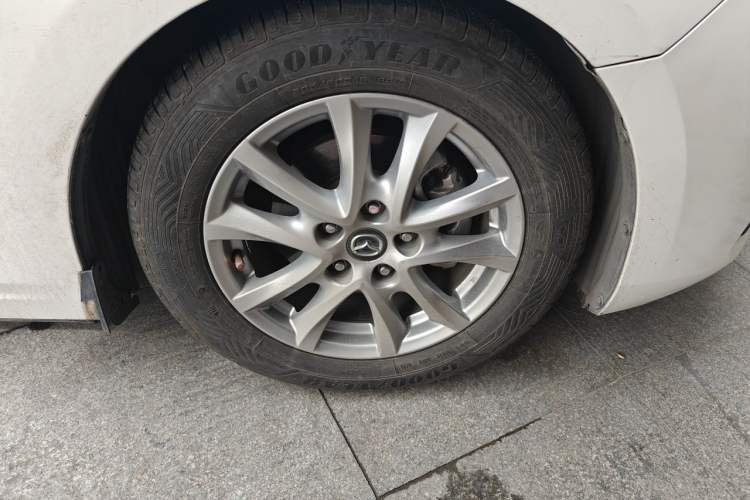 Used Mazda 3 Axela 2017 Sedan 1.5L Automatic Luxury Model Emission Standard China V Right Front Wheel Hub