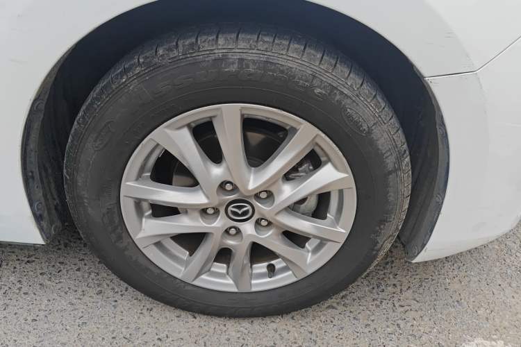 Used Mazda 3 Axela 2017 Sedan 1.5L Automatic Luxury Model Emission Standard China V Right Front Wheel Hub