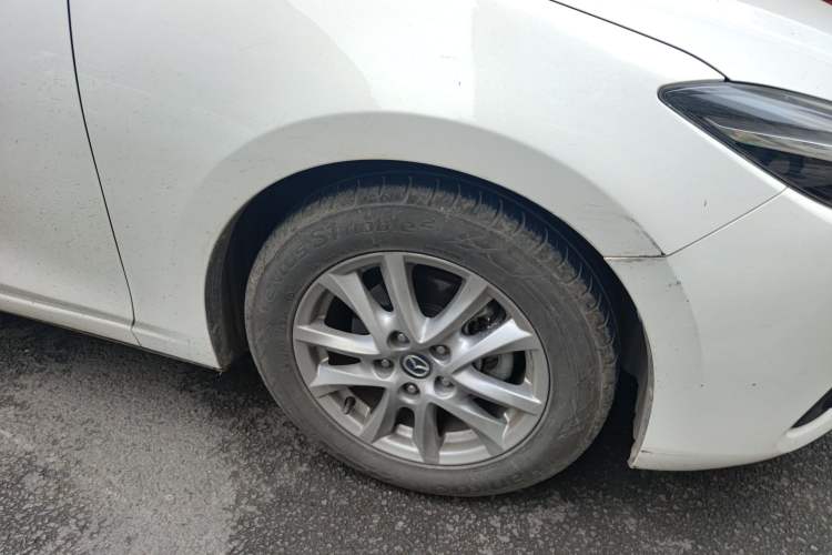 Used Mazda 3 Axela 2017 Sedan 1.5L Automatic Luxury Model Emission Standard China V Right Front Wheel Hub