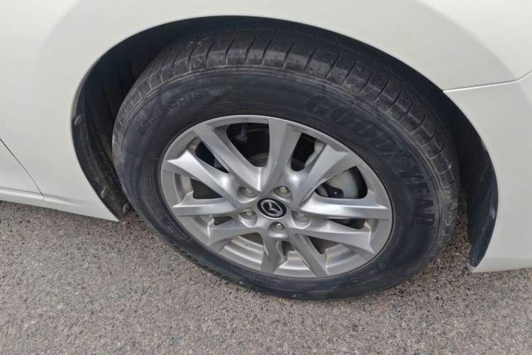 Used Mazda 3 Axela 2017 Sedan 1.5L Automatic Comfort Model Emission Standard China V Right Front Wheel Hub