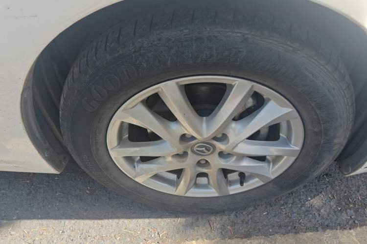 Used Mazda 3 Axela 2017 Sedan 1.5L Automatic Prestige Model China V Standard Right Front Wheel Hub
