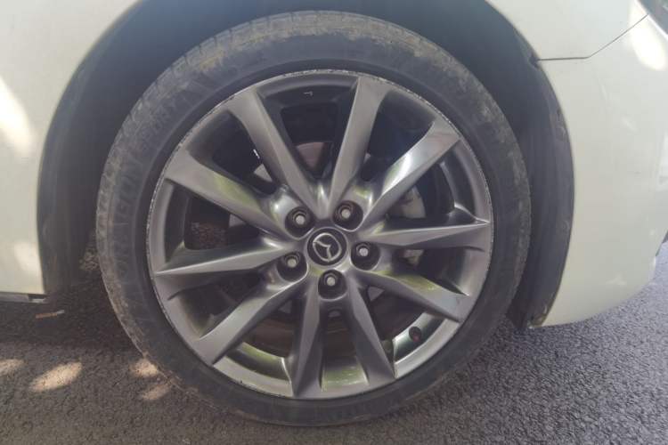 Used Mazda 3 Axela 2017 Hatchback 2.0L Automatic Luxury Model Emission Standard China V Right Front Wheel Hub