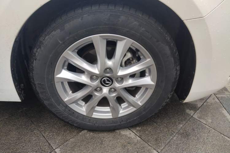 Used Mazda 3 Axela 2017 Sedan 1.5L Automatic Luxury Model China VI Standard Right Front Wheel Hub