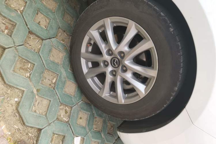 Used Mazda 3 Axela 2017 Sedan 1.5L Automatic Comfort Model Emission Standard China V Right Front Wheel Hub