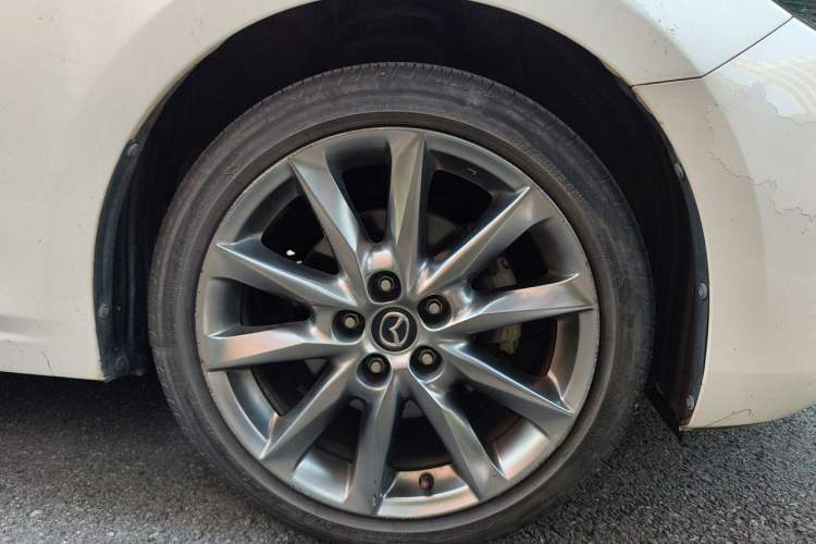 Used Mazda 3 Axela 2017 Hatchback 2.0L Automatic Luxury Model Emission Standard China V Right Front Wheel Hub