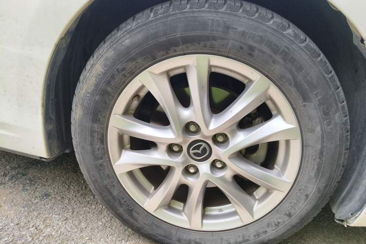 Used Mazda 3 Axela 2017 Sedan 1.5L Automatic Comfort Model Emission Standard China V Right Front Wheel Hub