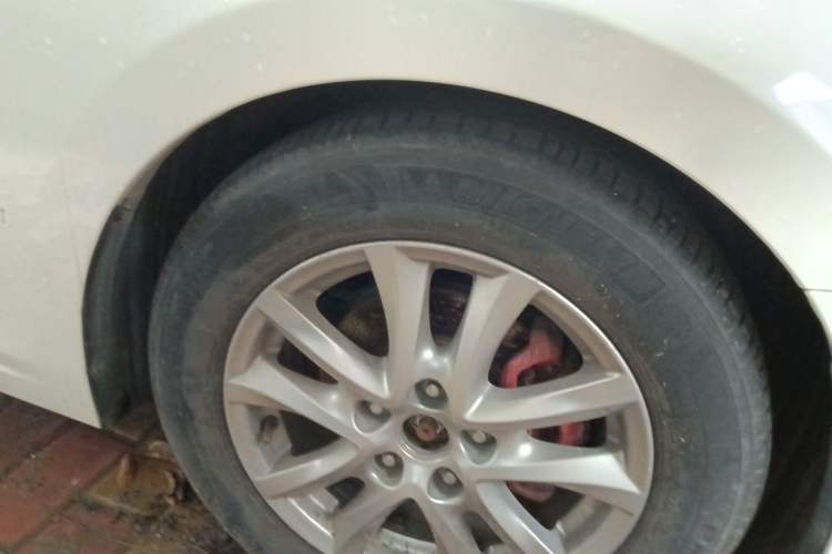 Used Mazda 3 Axela 2017 Sedan 1.5L Automatic Comfort Model China VI Standard Right Front Wheel Hub