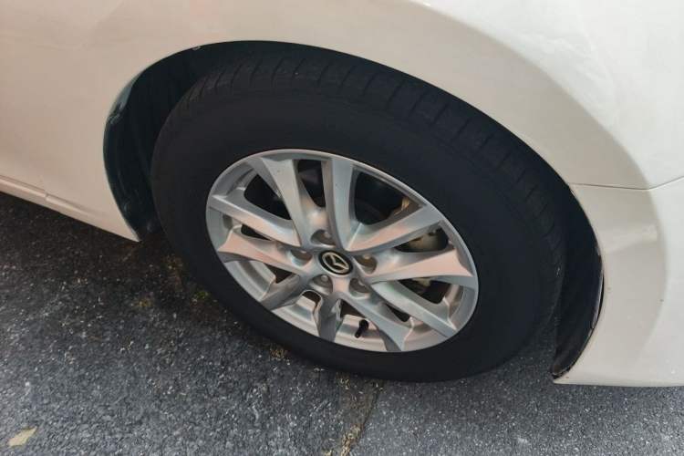 Used Mazda 3 Axela 2017 Sedan 1.5L Automatic Luxury Model China VI Standard Right Front Wheel Hub