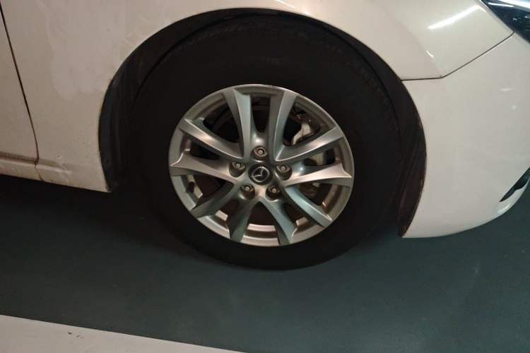 Used Mazda 3 Axela 2017 Sedan 1.5L Automatic Luxury Model Emission Standard China V Right Front Wheel Hub