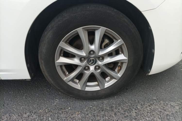 Used Mazda 3 Axela 2017 Sedan 1.5L Automatic Comfort Model China VI Standard Right Front Wheel Hub