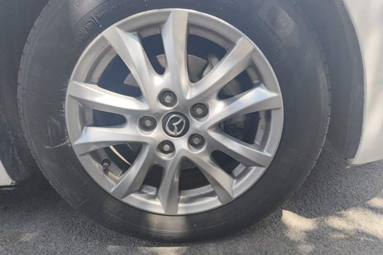 Used Mazda 3 Axela 2017 Sedan 1.5L Automatic Comfort Model Emission Standard China V Right Front Wheel Hub