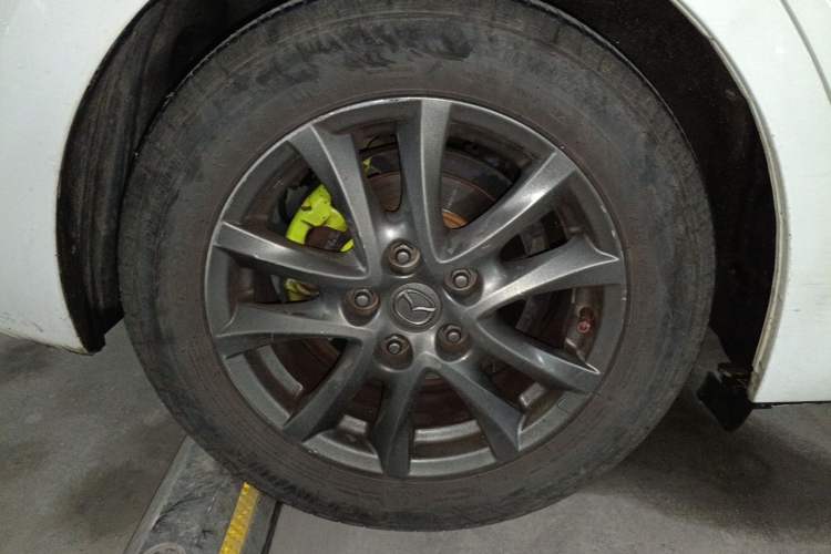 Used Mazda 3 Axela 2017 Sedan 1.5L Automatic Comfort Model Emission Standard China V Right Front Wheel Hub