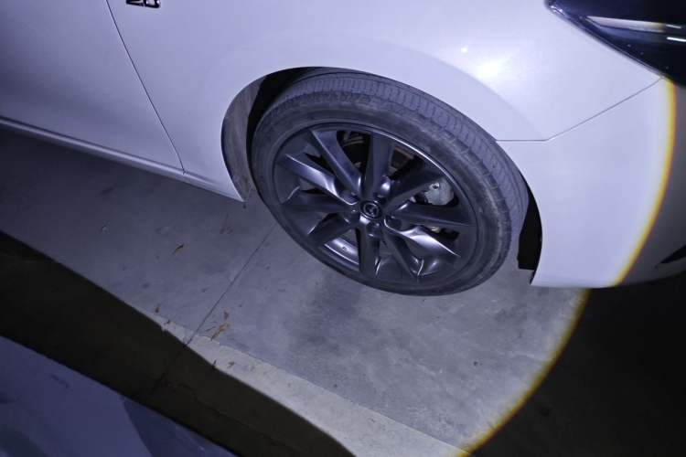 Used Mazda 3 Axela 2017 Hatchback 2.0L Automatic Luxury Model Emission Standard China V Right Front Wheel Hub
