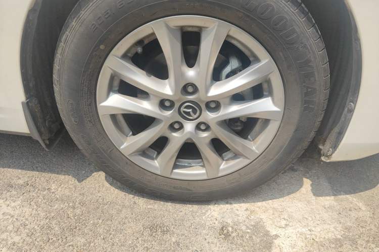 Used Mazda 3 Axela 2017 Sedan 1.5L Automatic Luxury Model Emission Standard China V Right Front Wheel Hub