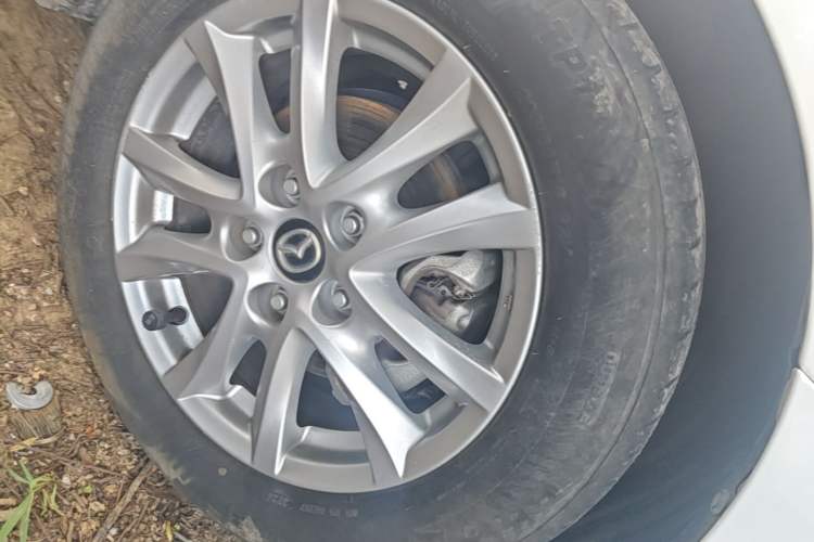 Used Mazda 3 Axela 2017 Sedan 1.5L Automatic Luxury Model Emission Standard China V Right Front Wheel Hub