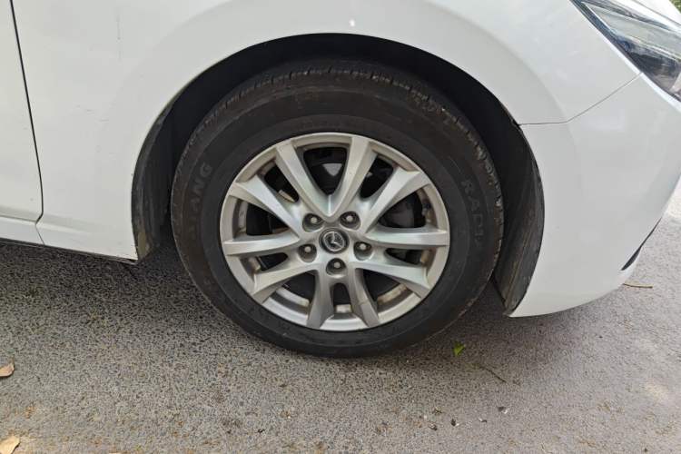 Used Mazda 3 Axela 2017 Sedan 1.5L Automatic Comfort Model Emission Standard China V Right Front Wheel Hub