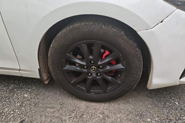 Used Mazda 3 Axela 2017 Sedan 1.5L Manual Comfort Model Emission Standard China V Right Front Wheel Hub