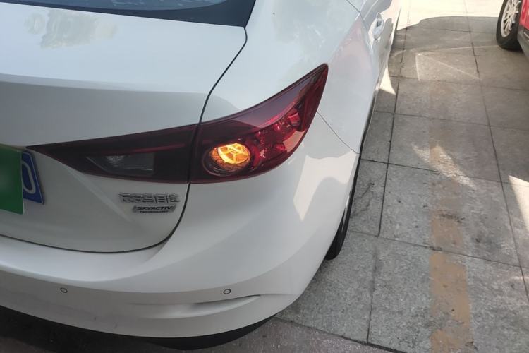 Used Mazda 3 Axela 2017 Sedan 1.5L Automatic Comfort Model Emission Standard China V Right Rear Taillight