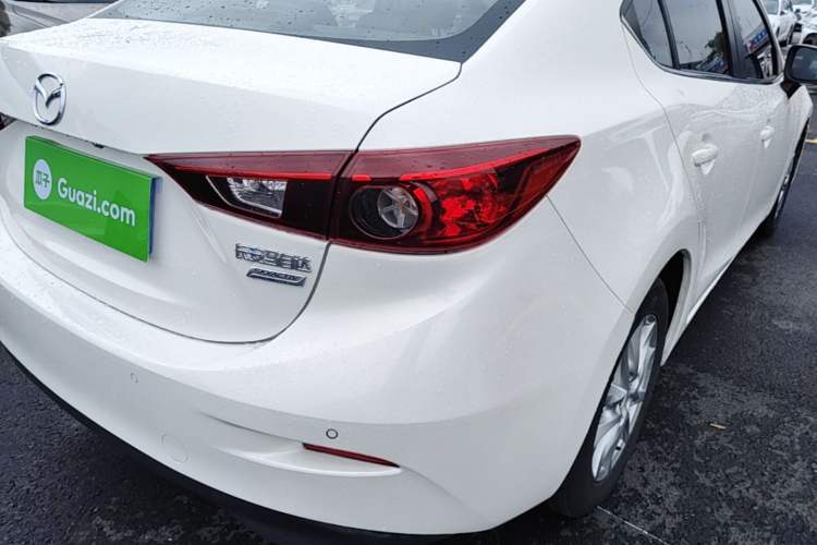 Used Mazda 3 Axela 2017 Sedan 1.5L Automatic Comfort Model Emission Standard China V Right Rear Taillight