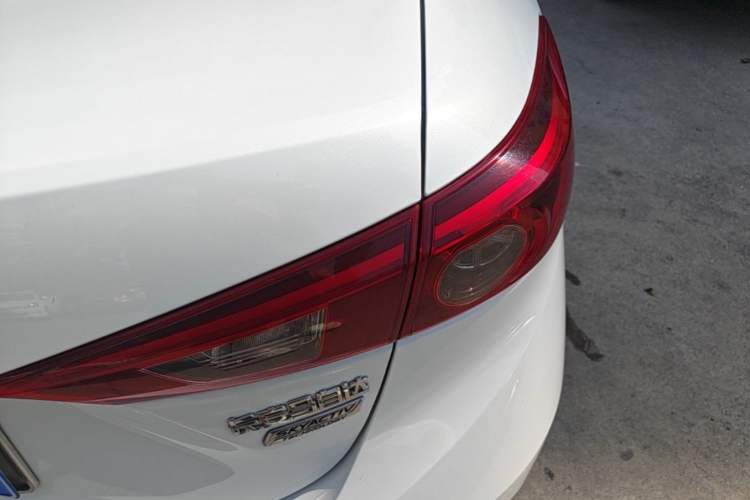Used Mazda 3 Axela 2017 Sedan 1.5L Automatic Luxury Model Emission Standard China V Right Rear Taillight