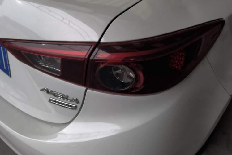 Used Mazda 3 Axela 2017 Sedan 1.5L Automatic Luxury Model Emission Standard China V Right Rear Taillight