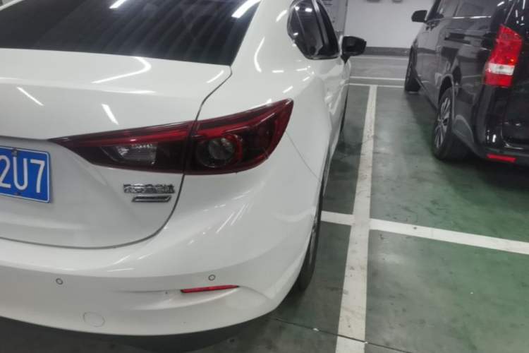 Used Mazda 3 Axela 2017 Sedan 1.5L Automatic Luxury Model Emission Standard China V Right Rear Taillight