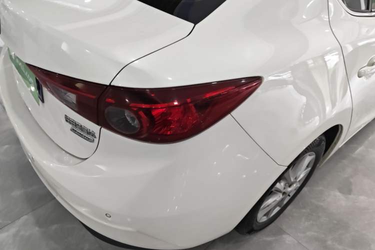 Used Mazda 3 Axela 2017 Sedan 1.5L Automatic Comfort Model Emission Standard China V Right Rear Taillight