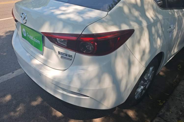 Used Mazda 3 Axela 2017 Sedan 1.5L Automatic Luxury Model Emission Standard China V Right Rear Taillight
