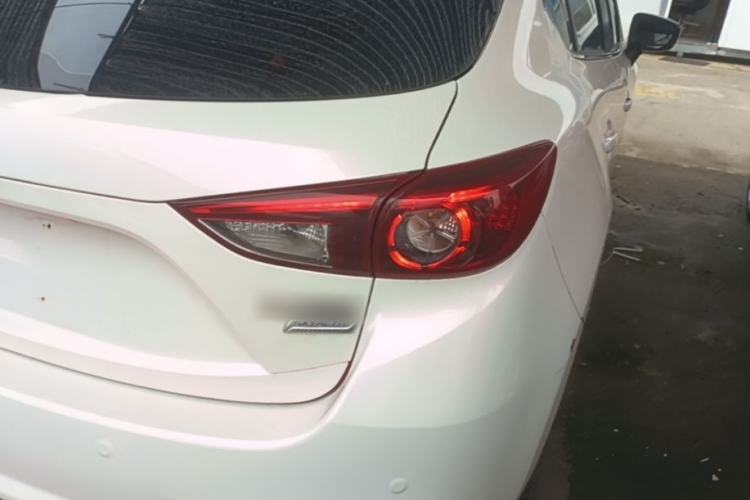 Used Mazda 3 Axela 2017 Hatchback 2.0L Automatic Sport Model China V Emission Standard Right Rear Taillight