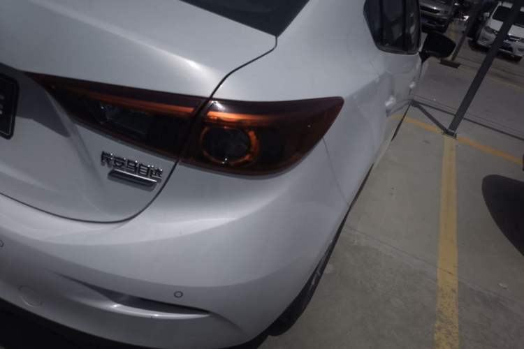 Used Mazda 3 Axela 2017 Sedan 1.5L Automatic Luxury Model Emission Standard China V Right Rear Taillight