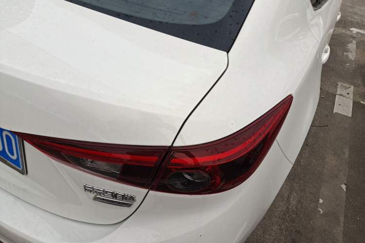 Used Mazda 3 Axela 2017 Sedan 1.5L Automatic Luxury Model Emission Standard China V Right Rear Taillight