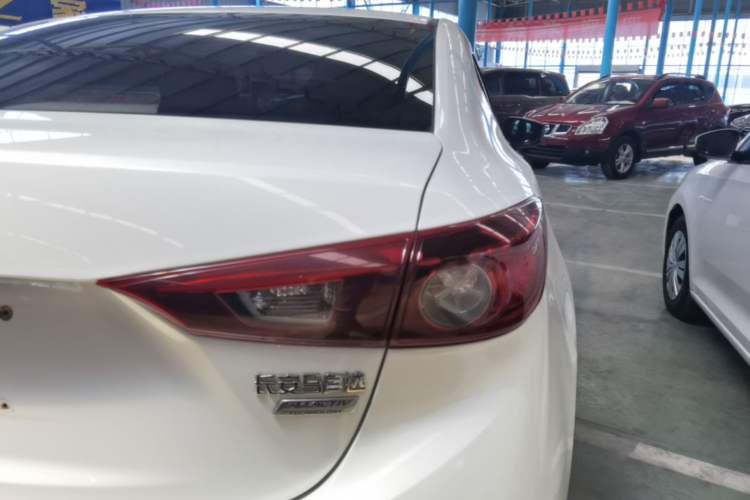 Used Mazda 3 Axela 2017 Sedan 1.5L Automatic Comfort Model Emission Standard China V Right Rear Taillight