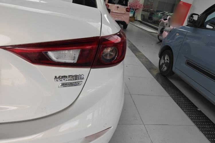 Used Mazda 3 Axela 2017 Sedan 1.5L Automatic Luxury Model Emission Standard China V Right Rear Taillight