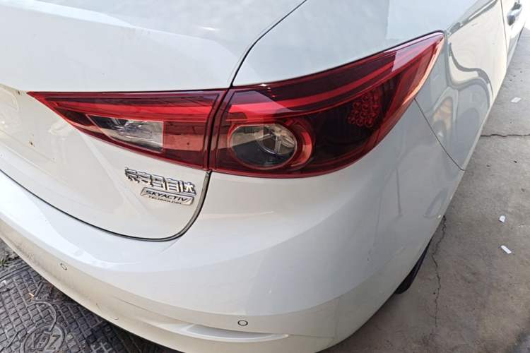 Used Mazda 3 Axela 2017 Sedan 1.5L Automatic Luxury Model Emission Standard China V Right Rear Taillight