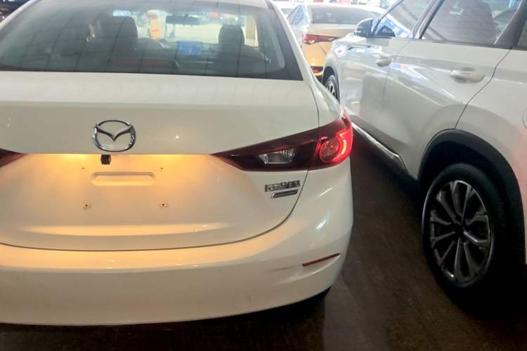 Used Mazda 3 Axela 2017 Sedan 1.5L Automatic Comfort Model Emission Standard China V Right Rear Taillight